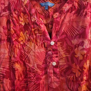 Blue Ginger short-sleeved shirt, fits like a Large.